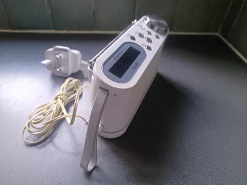 Radio roberts play - play, dab